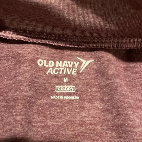 Old Navy Active Ho-Dry Pullover with thumb holes - size medium - Picture 3 of 5
